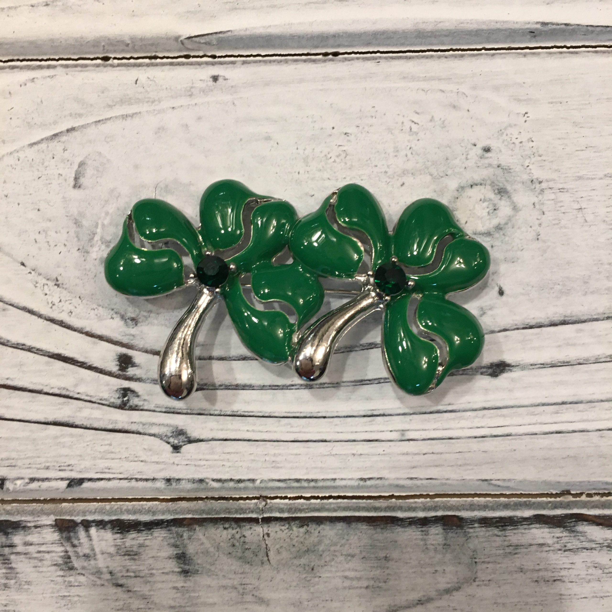 Two Clover Pin – Song Lily
